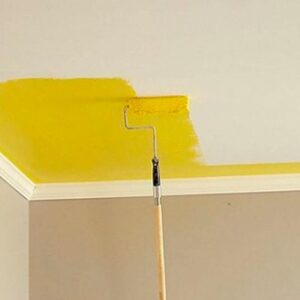 Techo de cocina pintado en amarillo